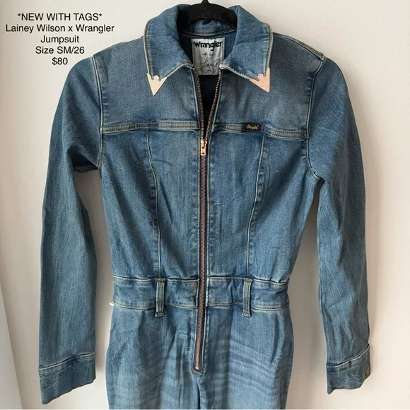 *NWT* Lainey Wilson x Wrangler Jumpsuit - Picture 2 of 2